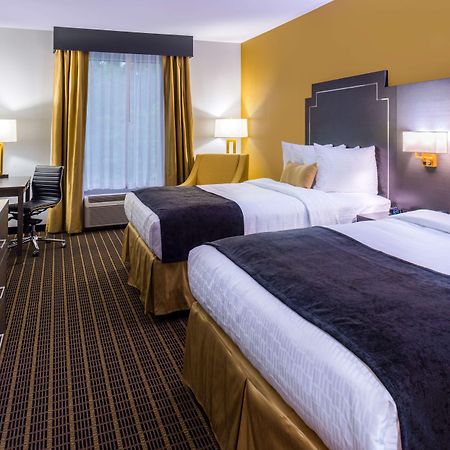 Best Western Plus Regency Park Walker Exterior photo